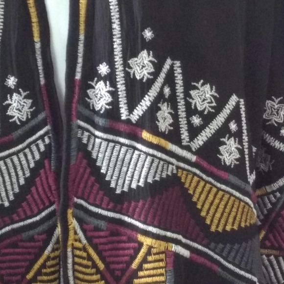 Knox Rose Boho Top Black w/ Embroidery Beautiful - Picture 2 of 5